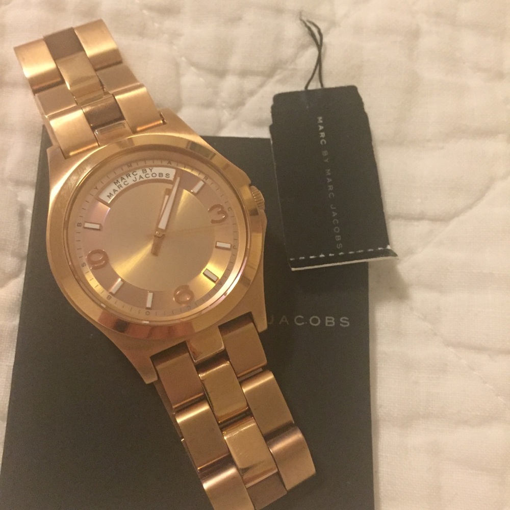 Marc Jacobs rose goldtone watch baby Dave mbm3232
